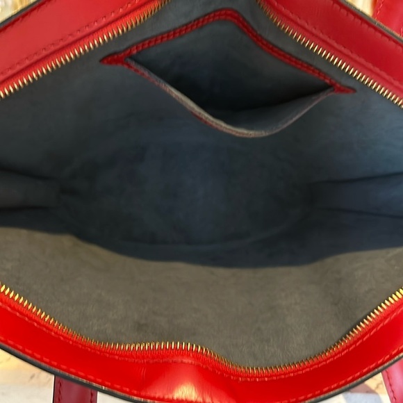 Authentic Louis Vuitton Epi Leather Saint Jaques shoulder bag - Picture 10 of 11